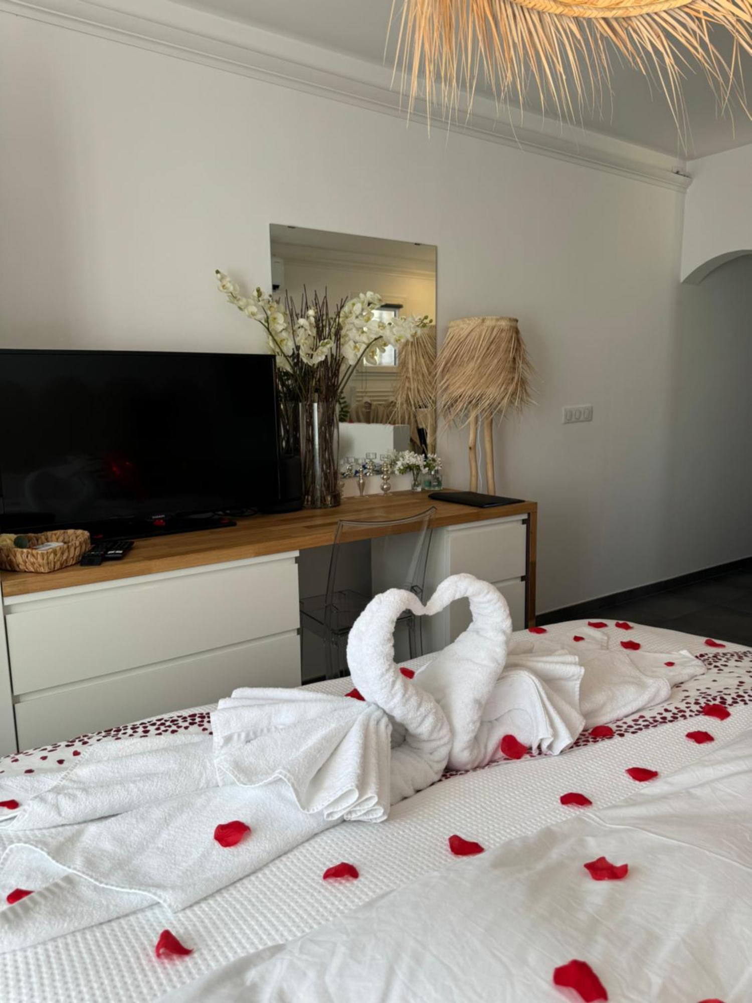 Casa Amor & Spa, Appartement Suite Jacuzzi & Piscine Chauffee Montfort-sur-Argens Dış mekan fotoğraf